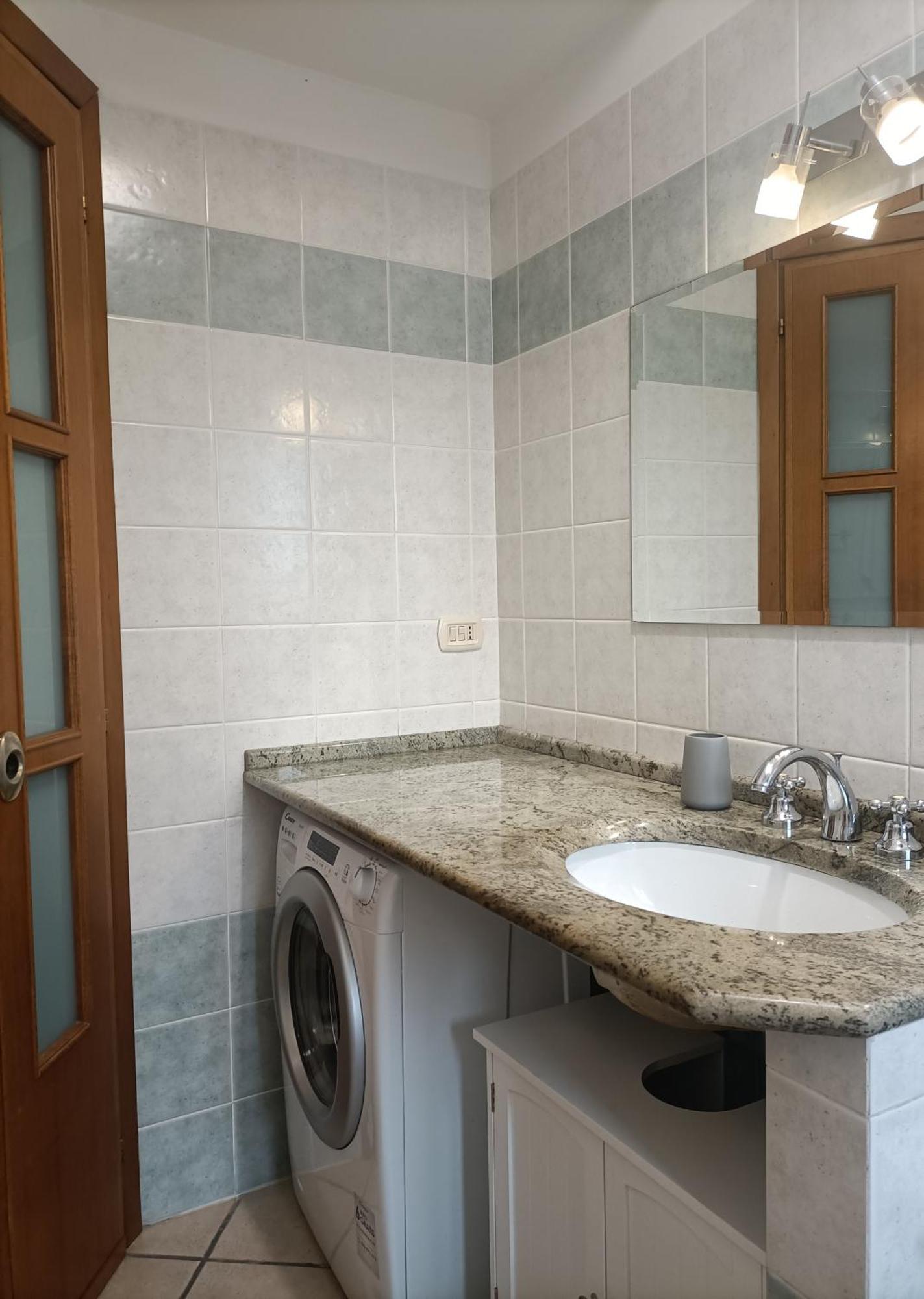 Apartment Bright Port View Apartment- Free Parking