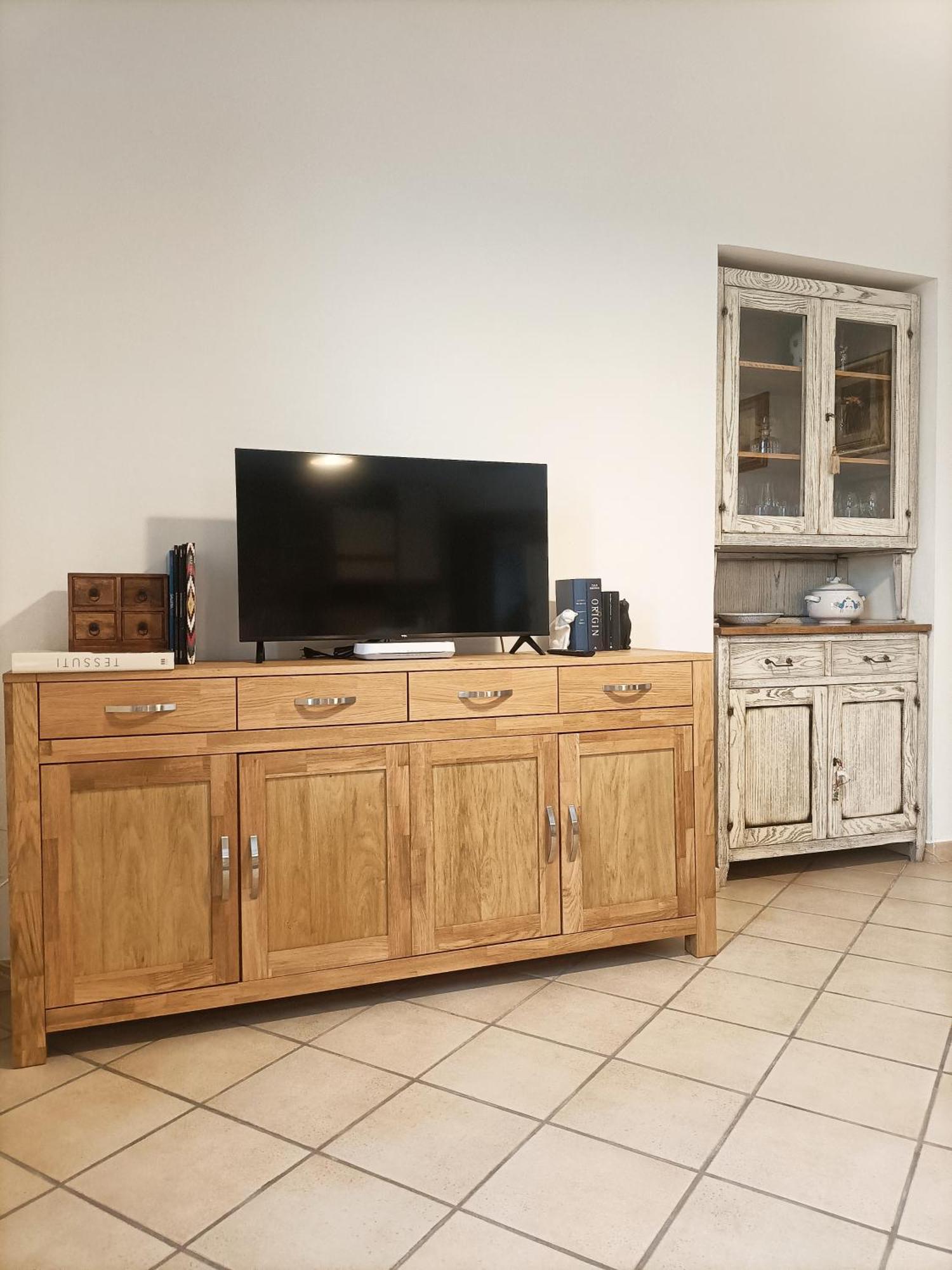 Apartment Bright Port View Apartment- Free Parking