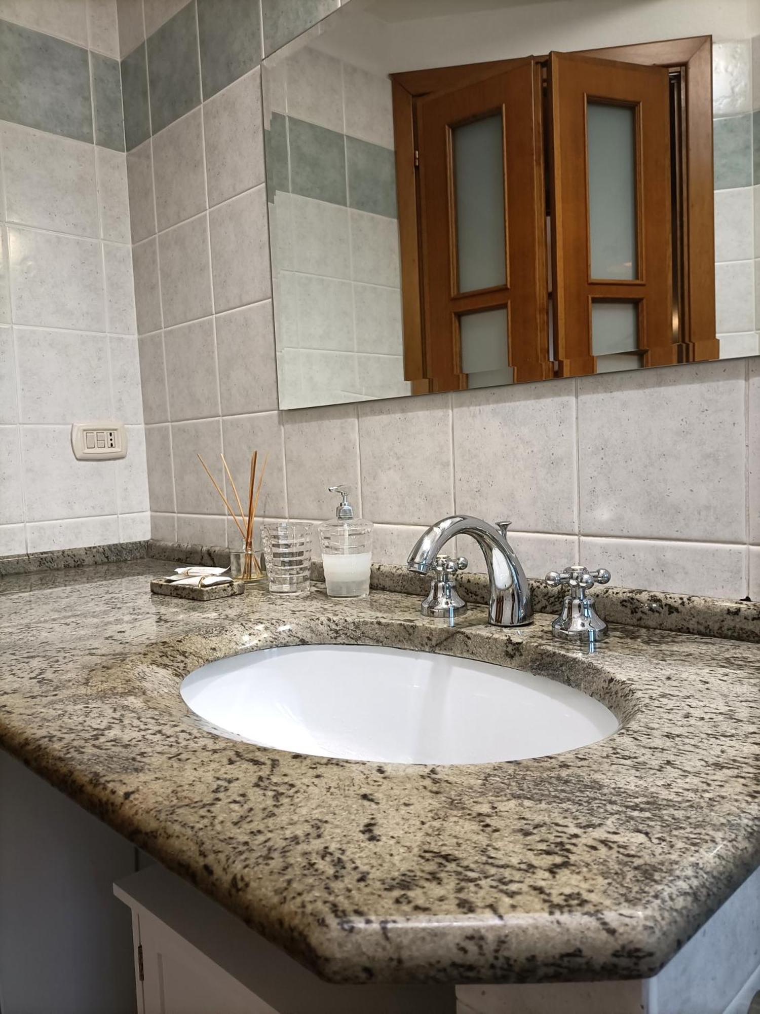 Bright Port View Apartment- Free Parking * Cagliari