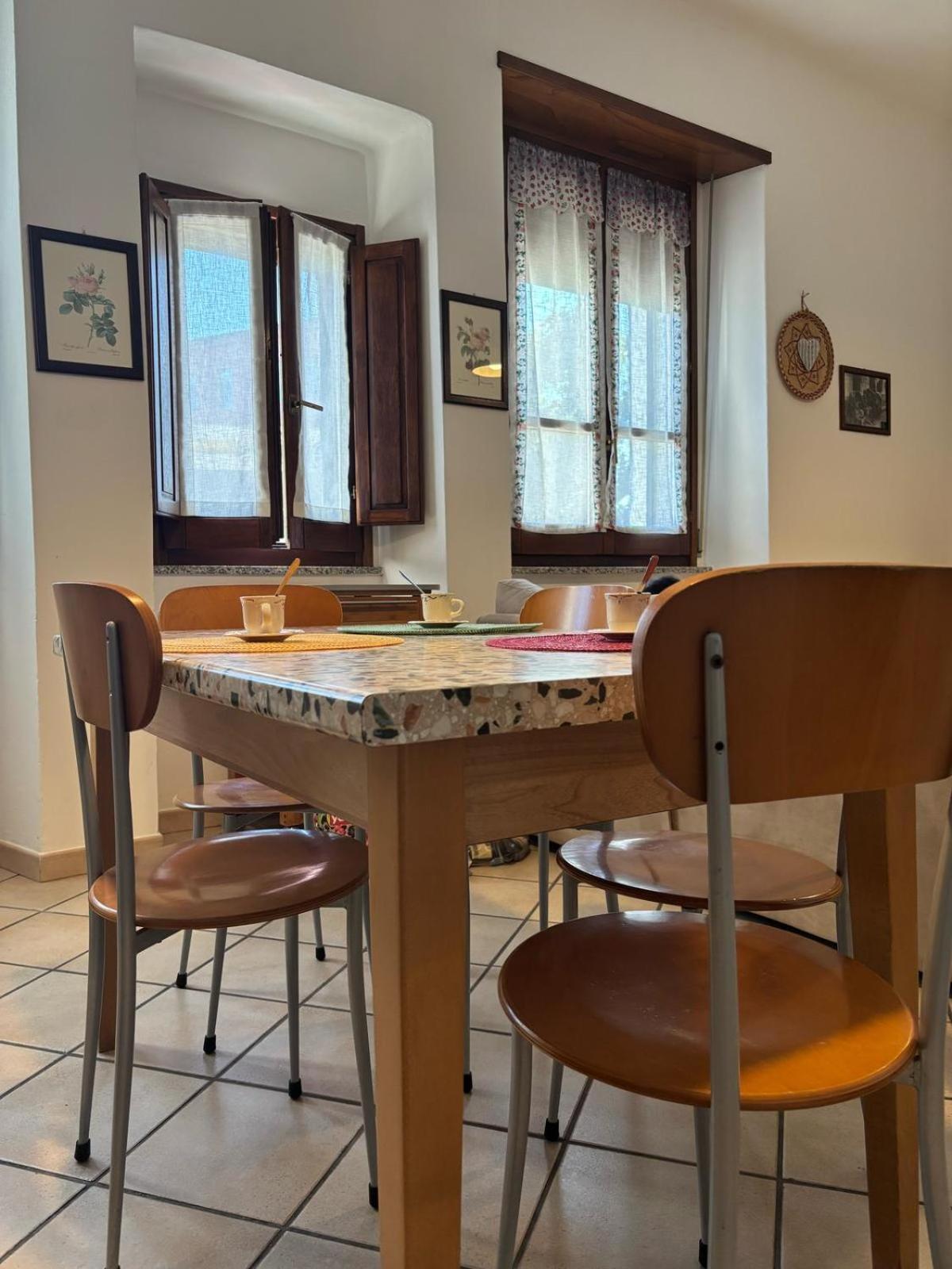 Bright Port View Apartment- Free Parking Apartment *